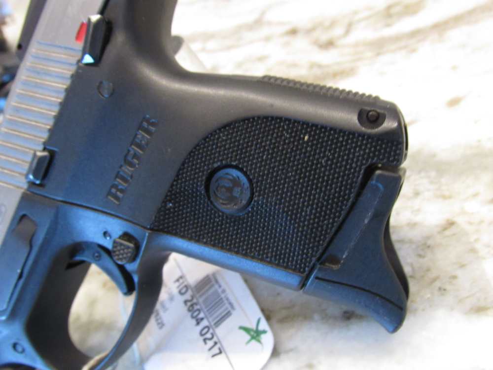 Nice Ruger SR9C 9mm w/3.5"Brl $.01Start No Reserve-img-4