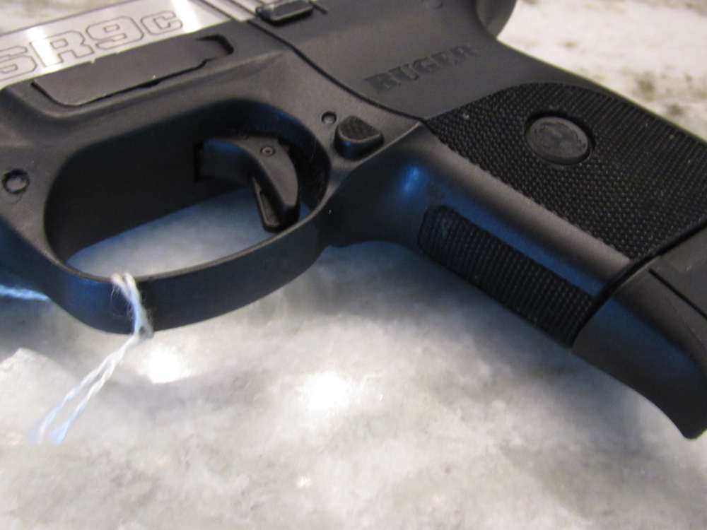 Nice Ruger SR9C 9mm w/3.5"Brl $.01Start No Reserve-img-8