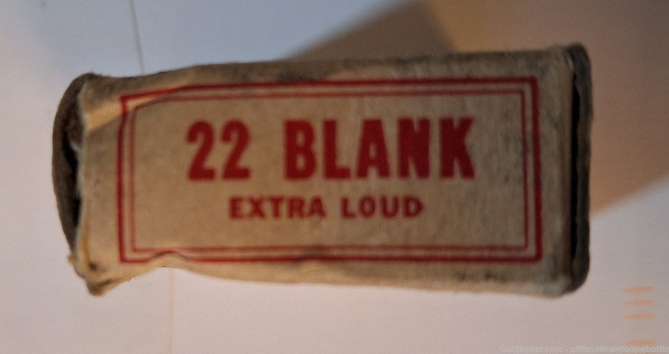 (43) rounds VINTAG BOX OF OLD WINCHESTER 22 EXTRA LOUD BLANKS-img-3
