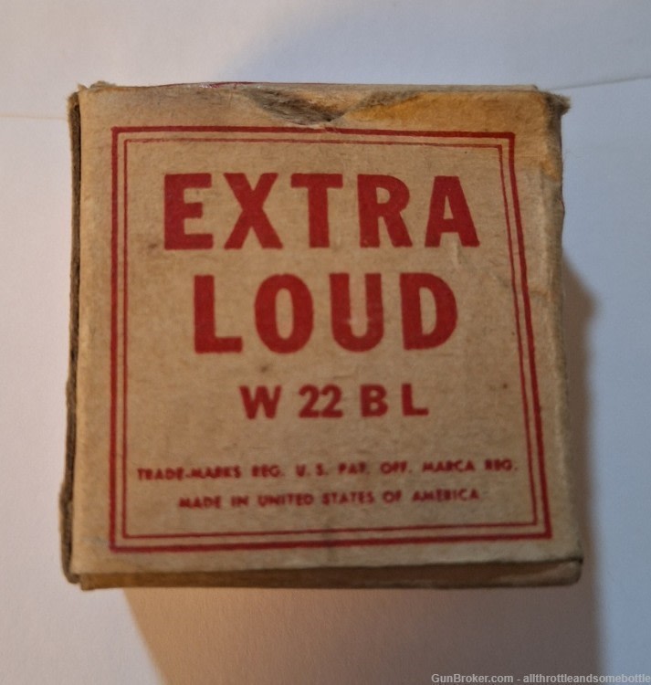 (43) rounds VINTAG BOX OF OLD WINCHESTER 22 EXTRA LOUD BLANKS-img-0