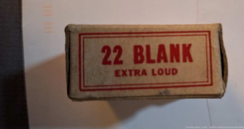 (43) rounds VINTAG BOX OF OLD WINCHESTER 22 EXTRA LOUD BLANKS-img-4