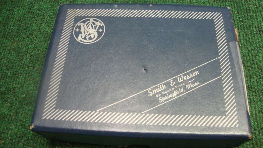 Smith & Wesson Model 61 Escort 22LR with orig box-img-17