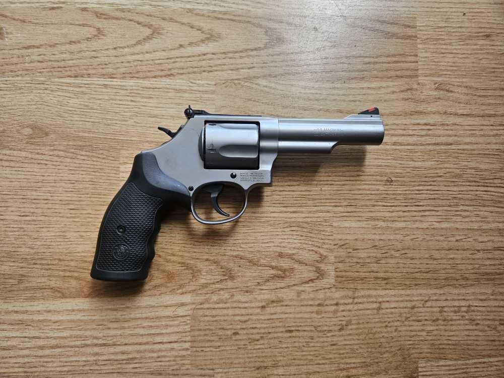 LNIB S&W 69 Combat 4.25" .44 S&W Mag/Spl 5 rd-img-2