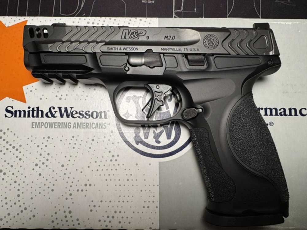 NIB M&P M2.0 Performance Center Compact Metal Carry Comp-img-1