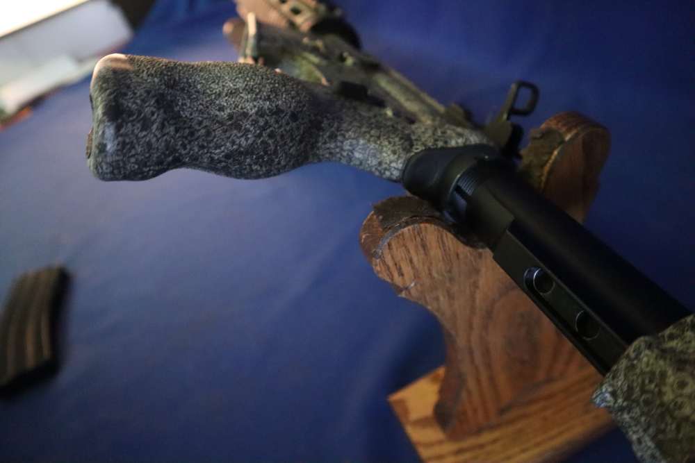 Bushmaster xm15 e2s snake skin factory finish in 98% minty condition -img-34