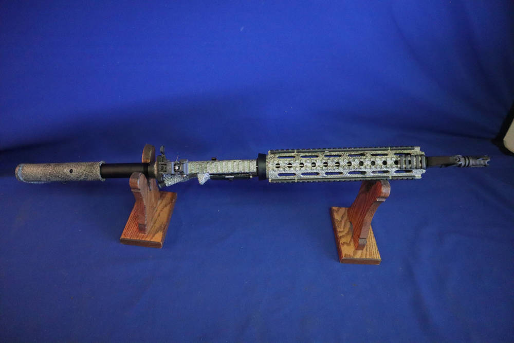 Bushmaster xm15 e2s snake skin factory finish in 98% minty condition -img-10