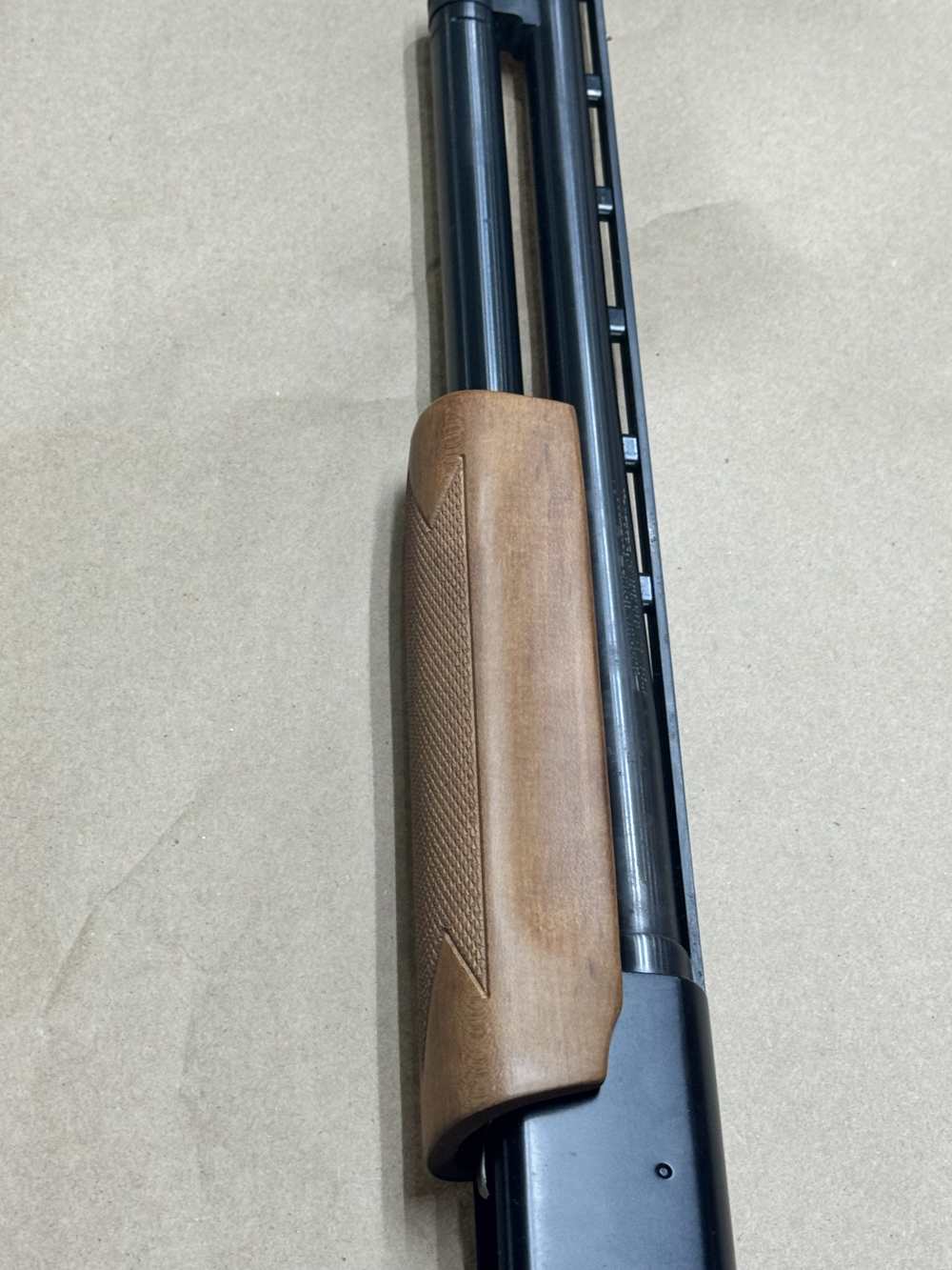 Mossberg 500C 20 ga Pump Shotgin GOLD TRIGGER 26" barrel -img-2