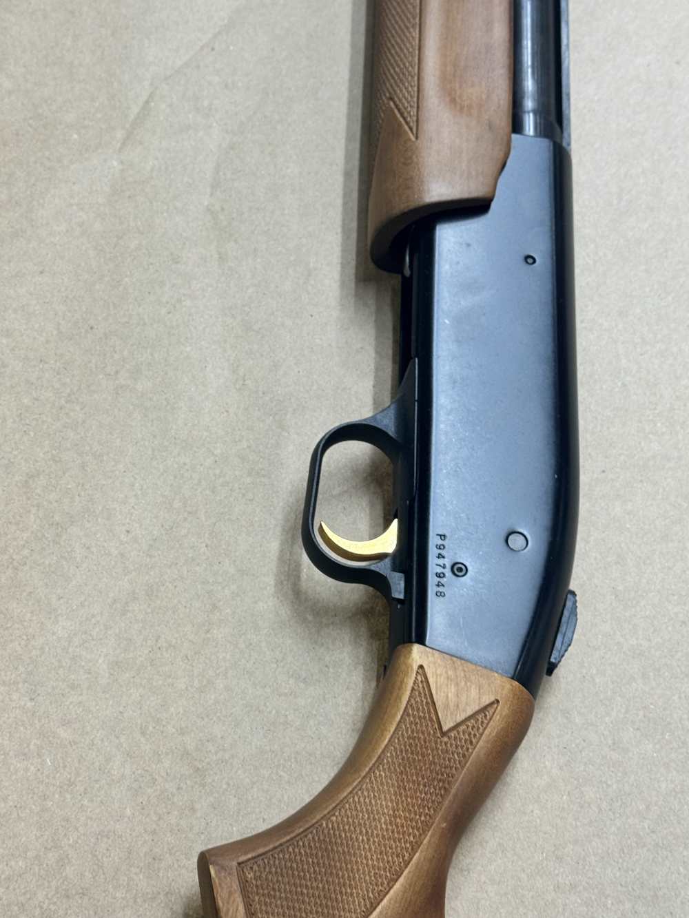 Mossberg 500C 20 ga Pump Shotgin GOLD TRIGGER 26" barrel -img-3