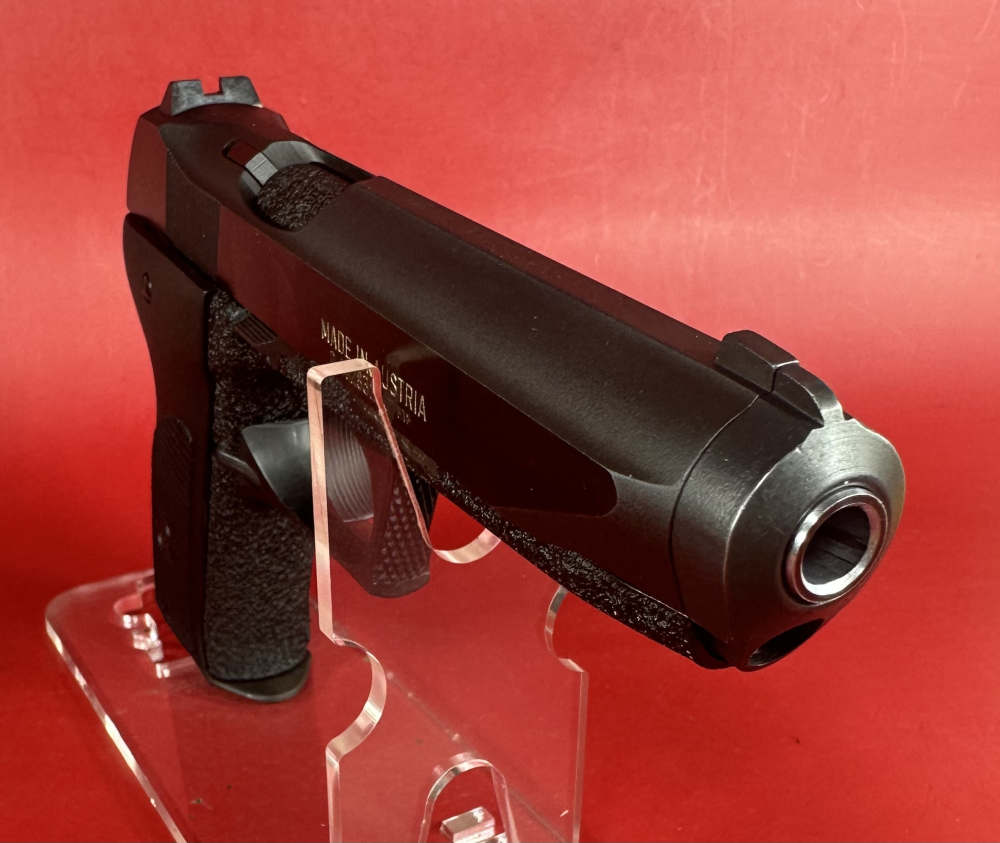 Steyr GB 9MM 5.25" 2-18 Rd Mags. Excellent Condition-img-4