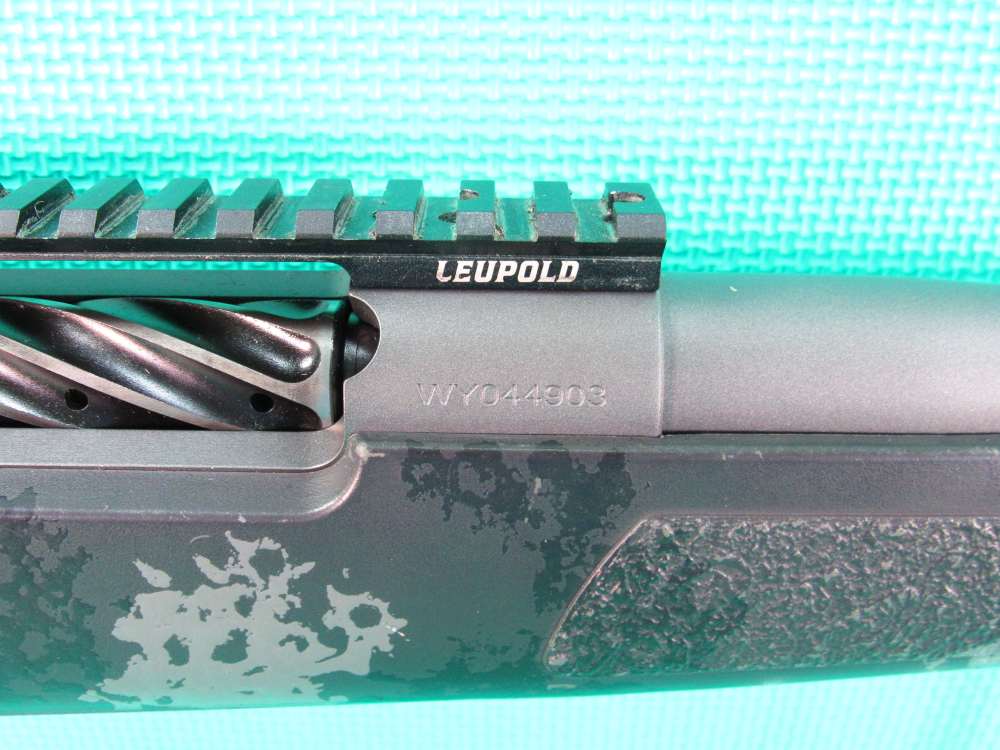 Weatherby Mark V Live Wild Carbon 28 Nosler Gray 26” Bolt Action Very Nice!-img-6