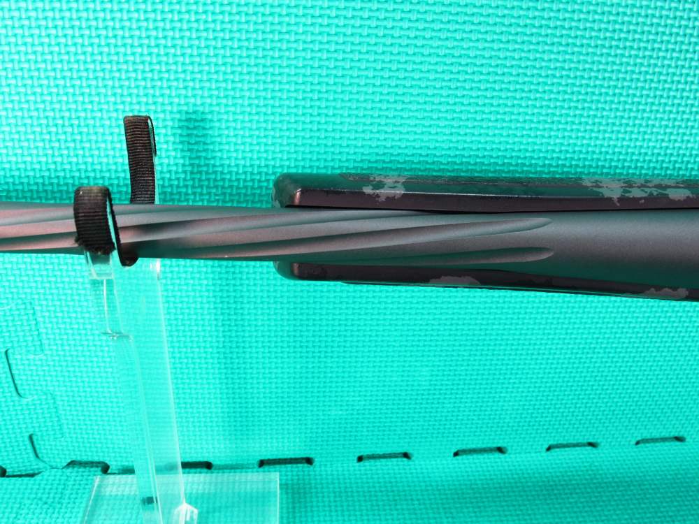 Weatherby Mark V Live Wild Carbon 28 Nosler Gray 26” Bolt Action Very Nice!-img-38