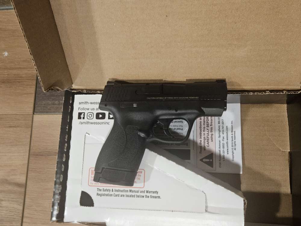 Smith & Wesson M&P9 Shield M2.0 - 9mm Compact Pistol - NIB-img-0