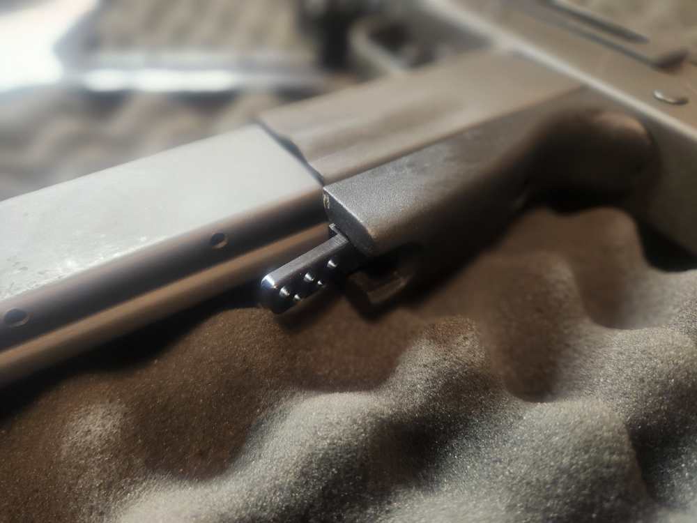 early MPA Masterpiece Arms Defender 9mm SIDE CHARGING HANDLE MAC 10 mpa30-img-8