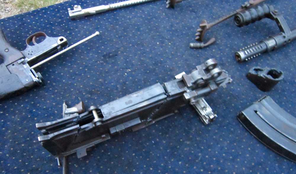 WW2 Vickers Berthier LMG parts kit, good barrel, bipod, mags,payments avail-img-38
