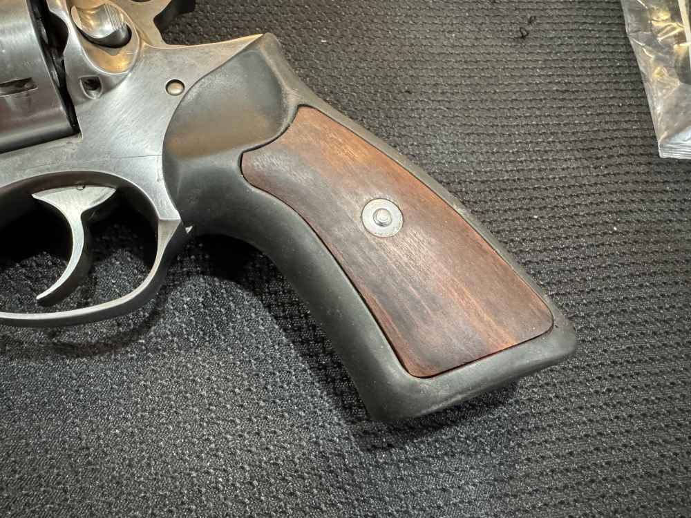 1990 production Ruger Super Redhawk in Very Good condition!-img-4