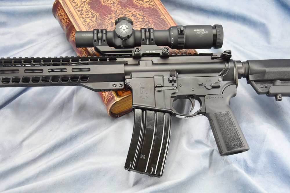 Radical Firearm FR16 Socom 16" HBAR .300 blackout w/ 1-8 tactical scope NIB-img-29