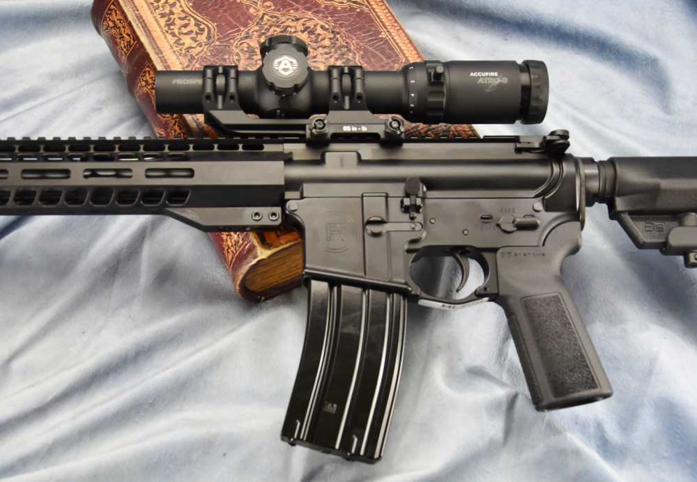 Radical Firearm FR16 Socom 16" HBAR .300 blackout w/ 1-8 tactical scope NIB-img-62