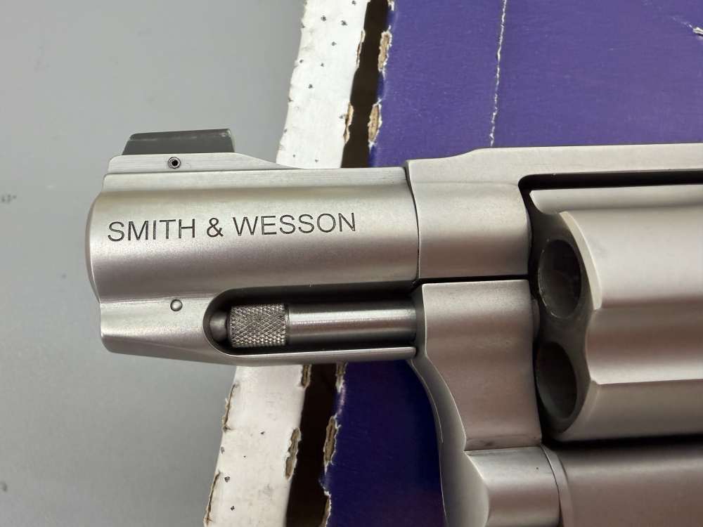 LIGHTLY USED Smith & Wesson Model 940 Concealed Carry Revolver in 9mm-img-6