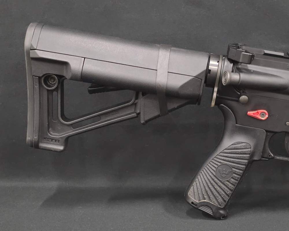 Armalite M15 5.56mm Nato comes with Optic -img-9