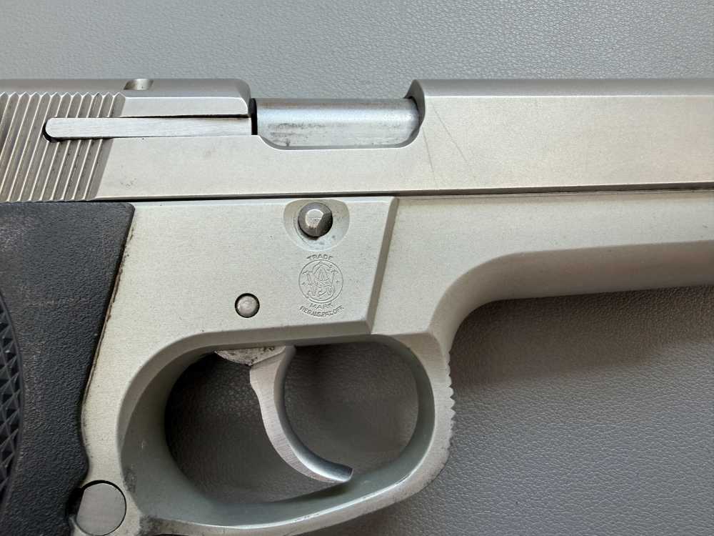 Used Smith & Wesson Model 5903 Semi-Auto Pistol in 9mm -img-3