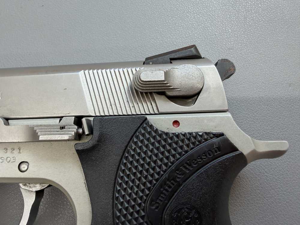 Used Smith & Wesson Model 5903 Semi-Auto Pistol in 9mm -img-8