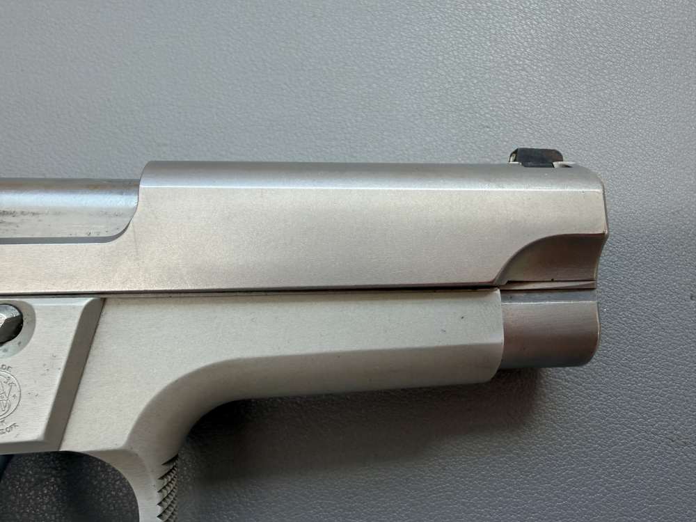 Used Smith & Wesson Model 5903 Semi-Auto Pistol in 9mm -img-2