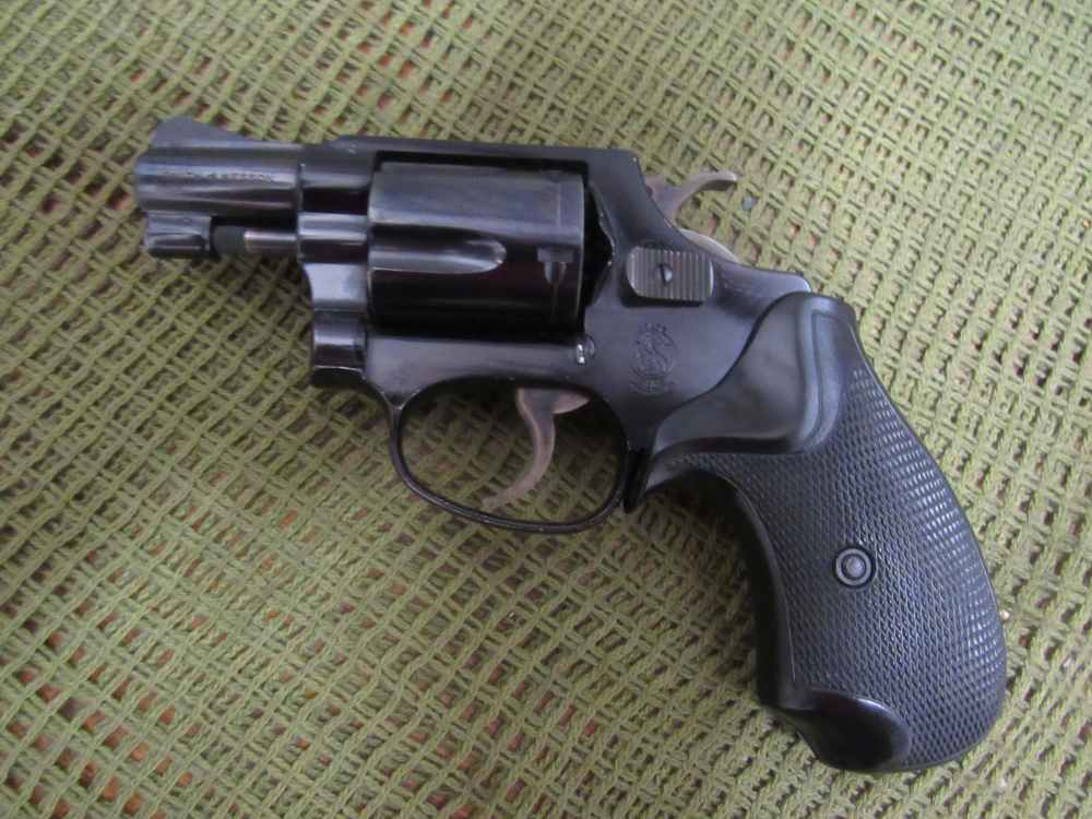 Smith & Wesson S&W Model 37 Airweight .38 Spl 2" DA/SA Revolver 1961-img-0