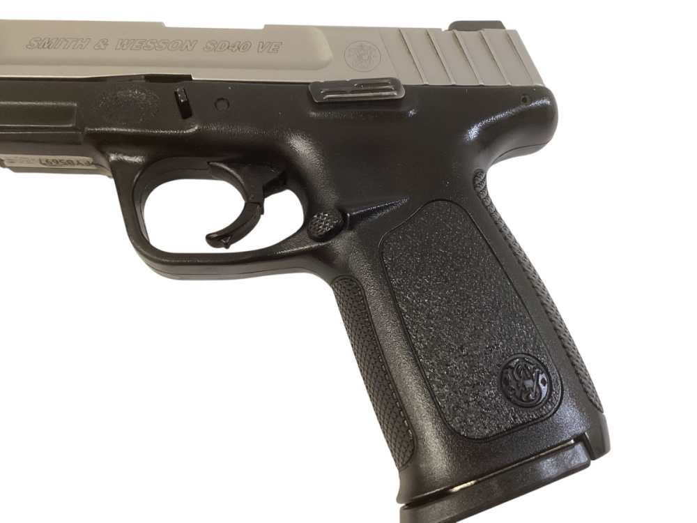 Smith and Wesson SD40VE Semi-Auto Pistol: 40SW, 13rds., 4" Barrel: GOOD!-img-2