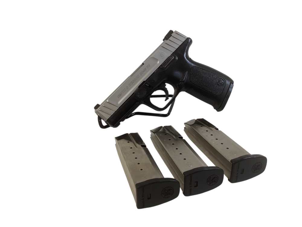 Smith and Wesson SD40VE Semi-Auto Pistol: 40SW, 13rds., 4" Barrel: GOOD!-img-0
