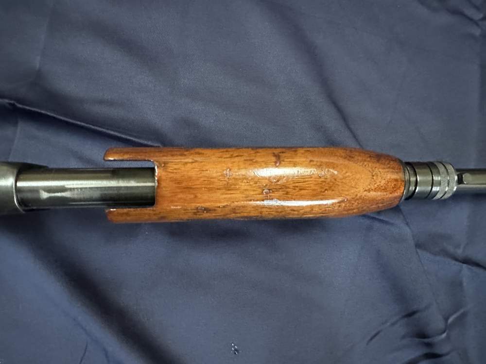 1969 Ithaca Model 37 Featherlight 12-gauge pump action shotgun-img-11