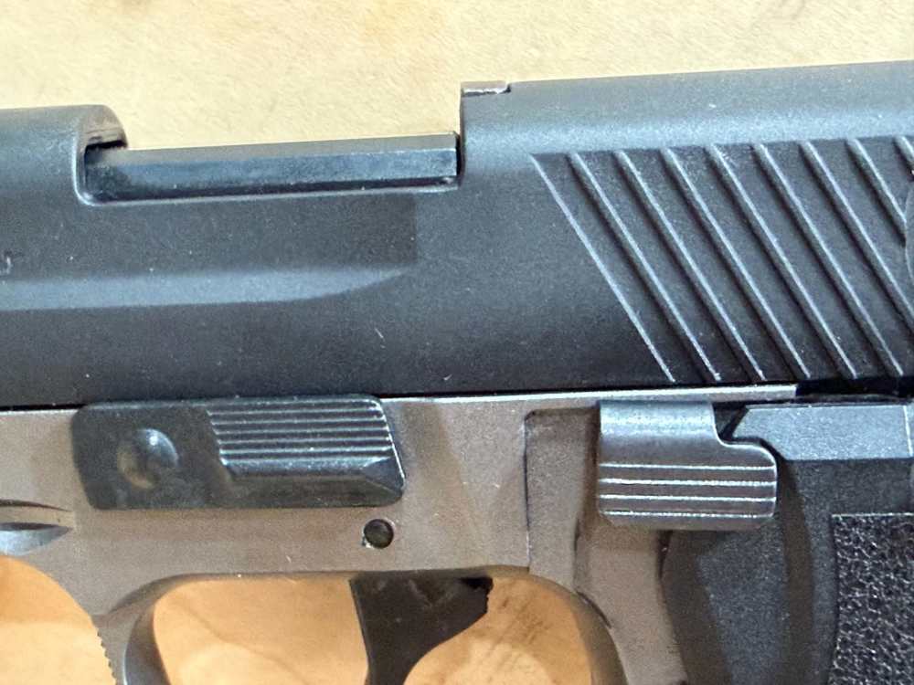 SIG SAUER MOSQUITO 22LR 30370-img-4
