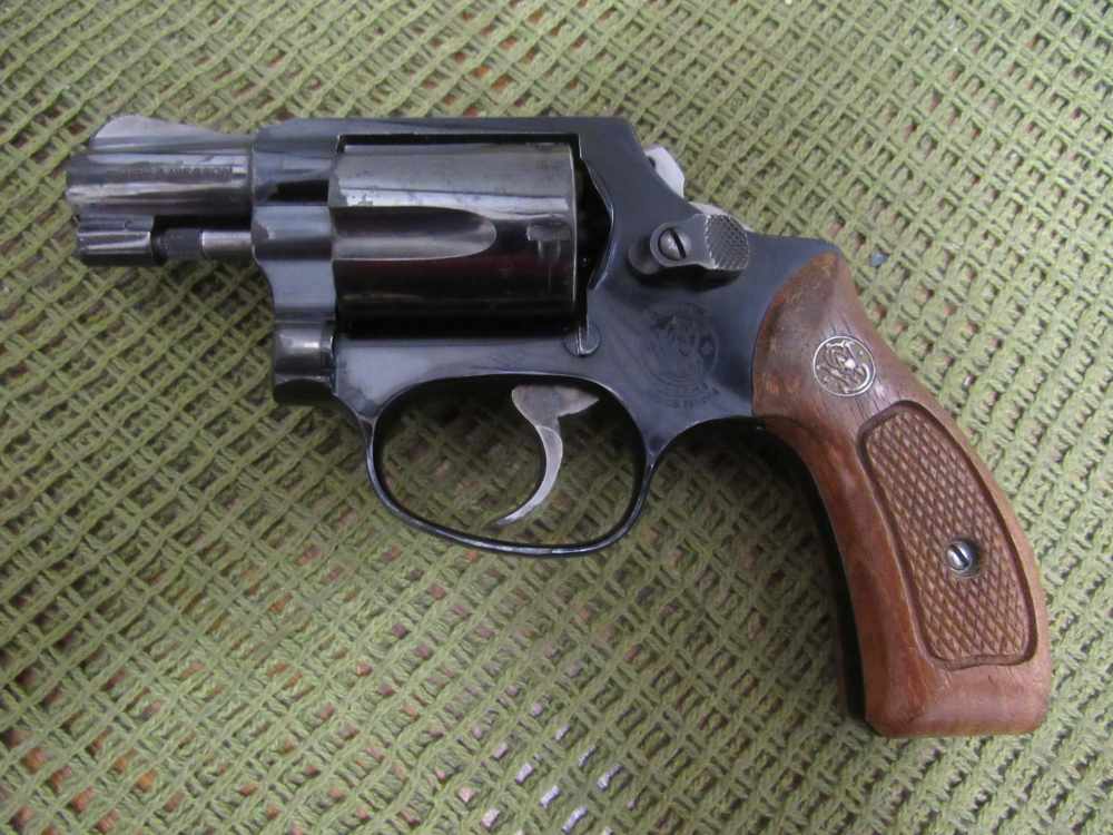 Smith & Wesson S&W Model 37 Airweight .38 Spl 2" DA/SA Revolver, 1989 Bobed-img-3