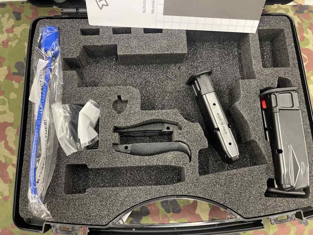 LNIB Walther PPQ Q5 Match 9mm Optics Ready Pistol w/ 4 mags Box, Etc-img-2