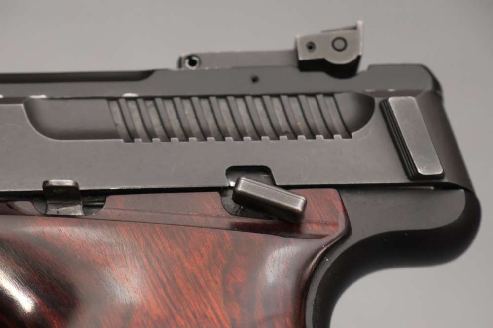 Browning Buck Mark Pistol .22LR 5.75" w/ Case - 10rds - -img-33