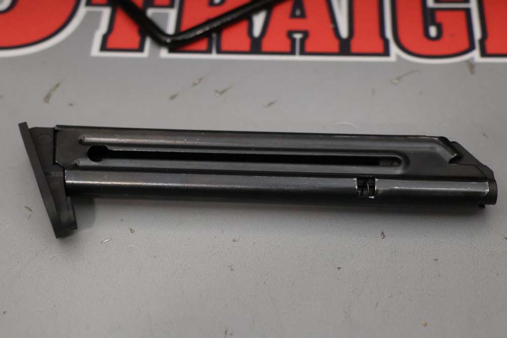 Browning Buck Mark Pistol .22LR 5.75" w/ Case - 10rds - -img-5