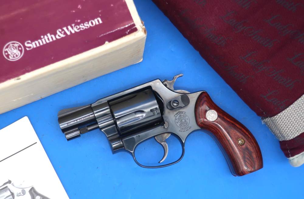 Smith & Wesson 36-7 Lady Smith 38 Special w/Box, Case 1990's -img-1