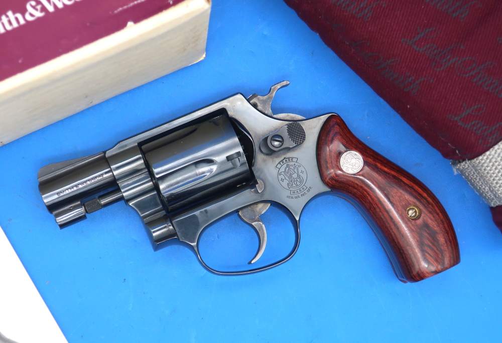 Smith & Wesson 36-7 Lady Smith 38 Special w/Box, Case 1990's -img-2