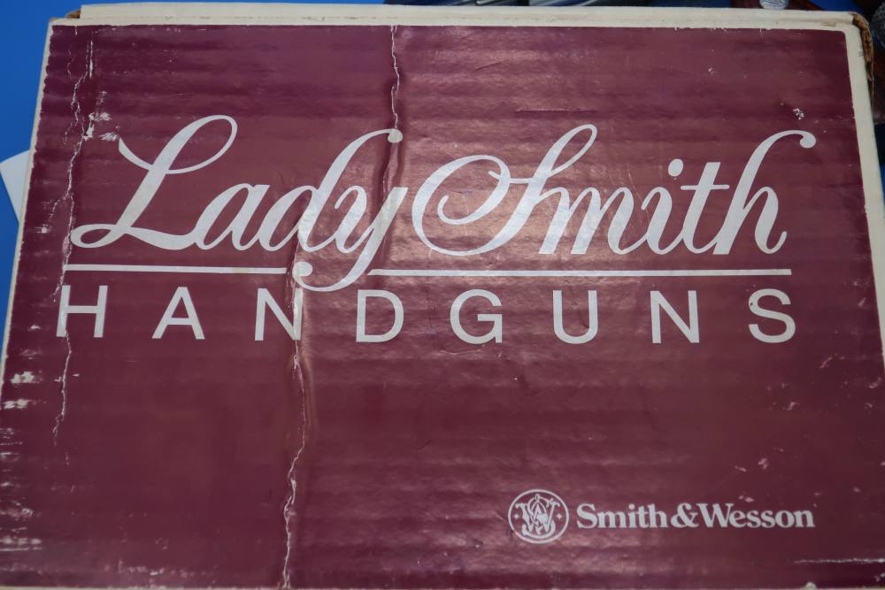 Smith & Wesson 36-7 Lady Smith 38 Special w/Box, Case 1990's -img-11