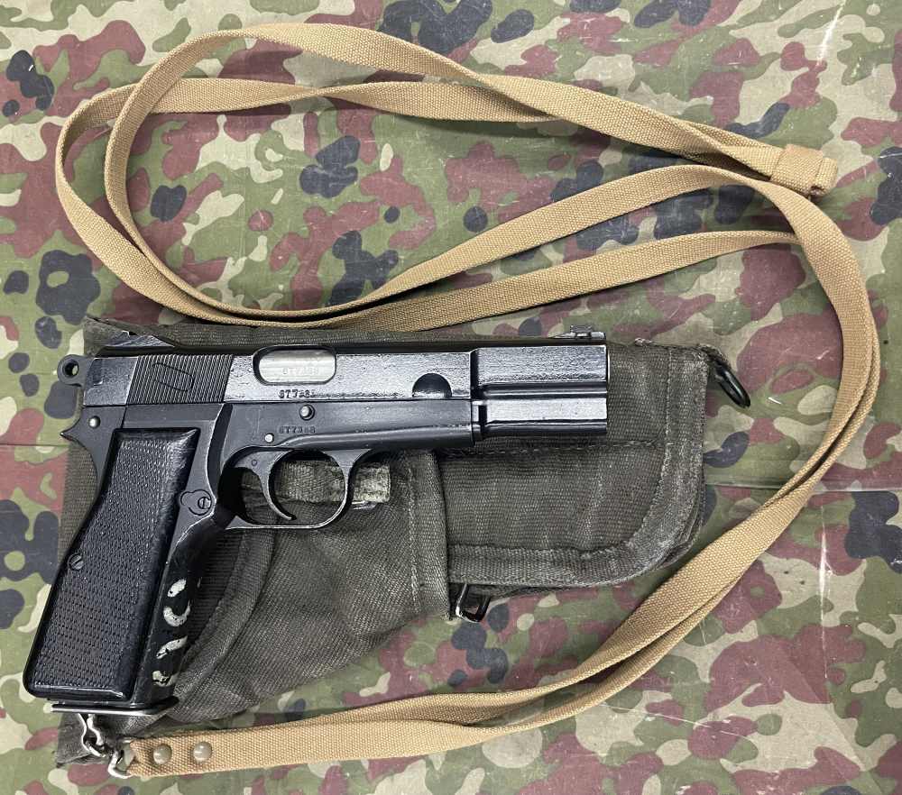 World War II Inglis High Power Canadian Forces Rig 9mm Browning Patent C&R-img-0