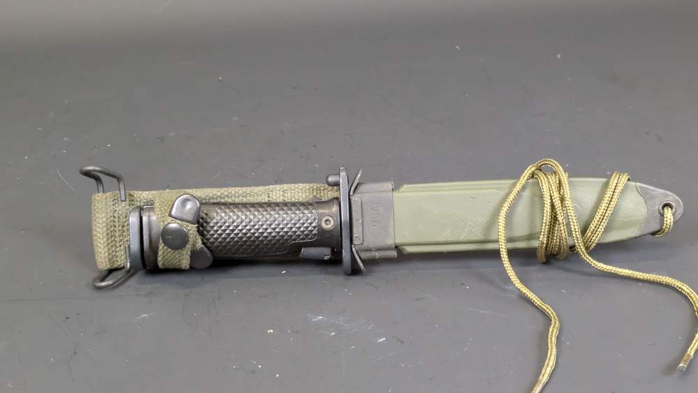 K-M81A Bayonet w/ Sheath|Very Good Condition-img-0