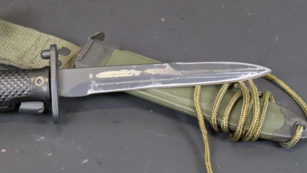 K-M81A Bayonet w/ Sheath|Very Good Condition-img-2