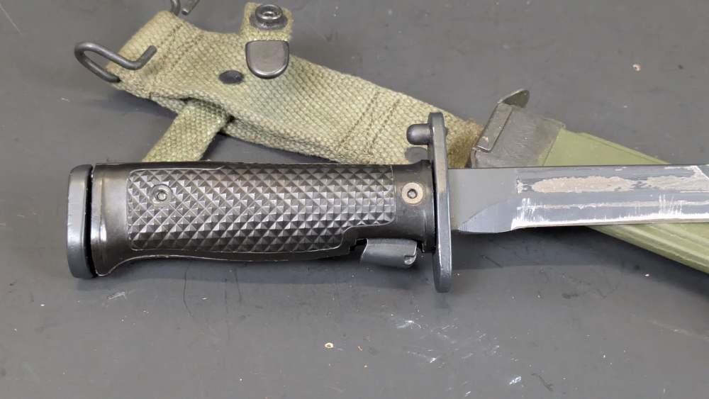 K-M81A Bayonet w/ Sheath|Very Good Condition-img-1