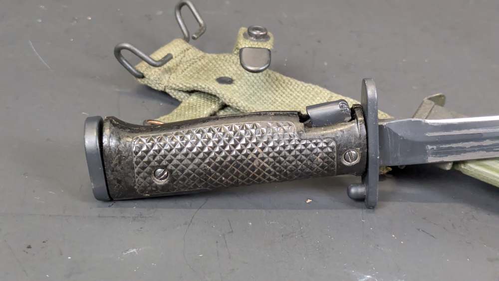 K-M81A Bayonet w/ Sheath|Very Good Condition-img-4