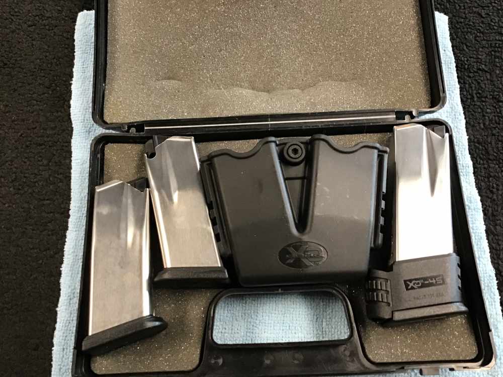 SPRINGFIELD XD-45 MAGS AND MAG BELT HOLDER-img-0