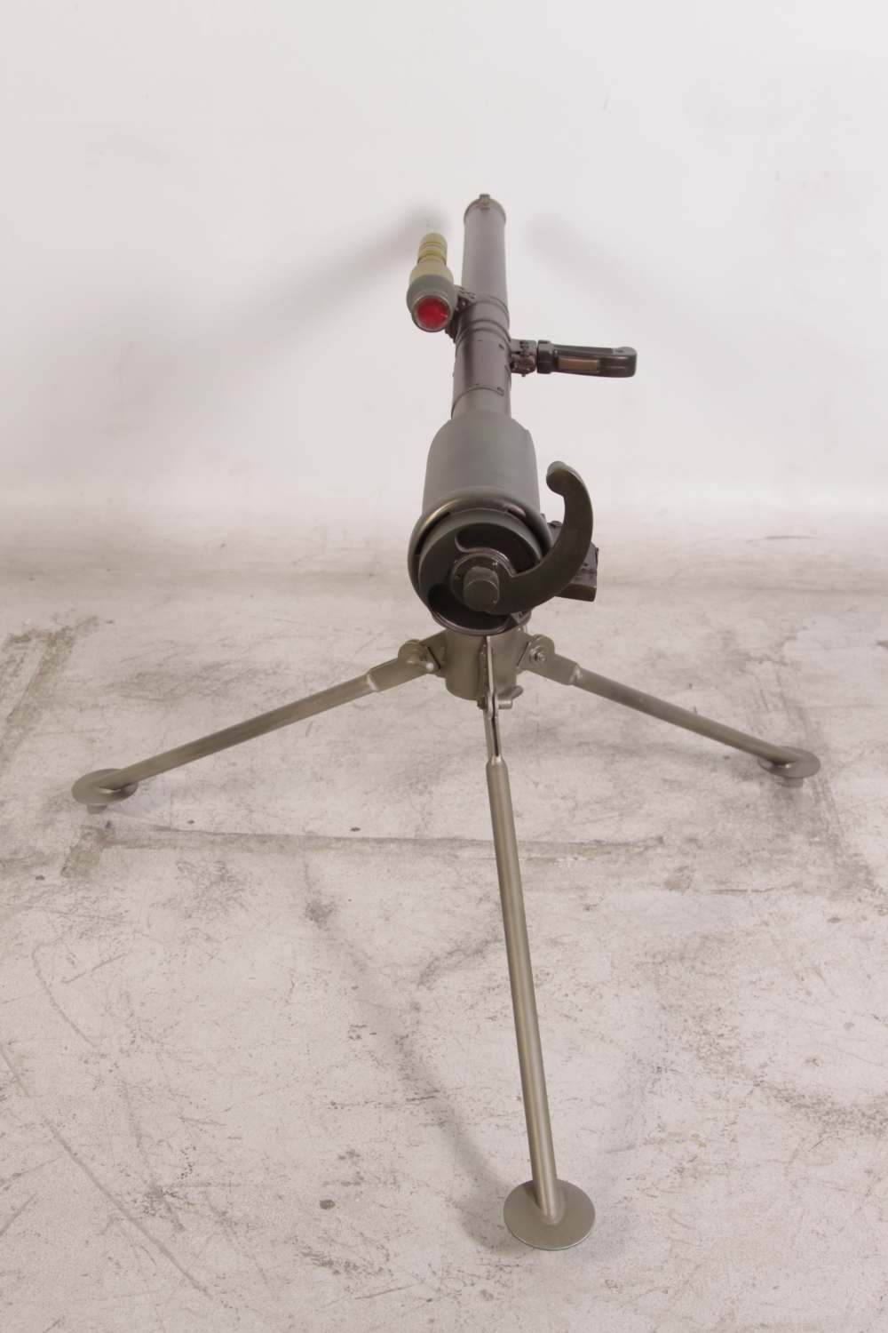 M18 recoilless rifel resin replica non firing  with tripod-img-3