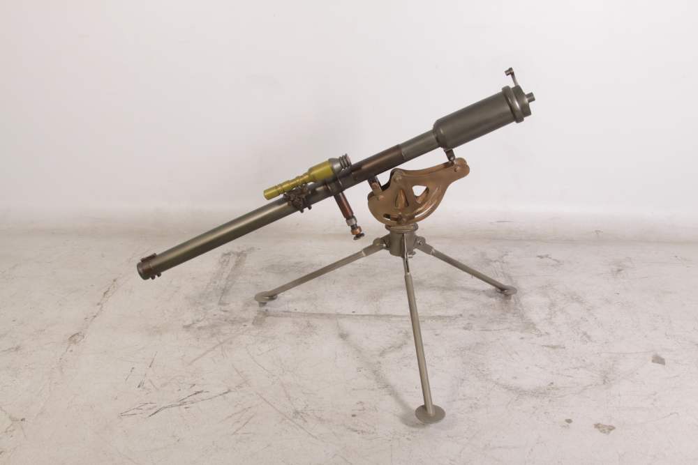 M18 recoilless rifel resin replica non firing  with tripod-img-1