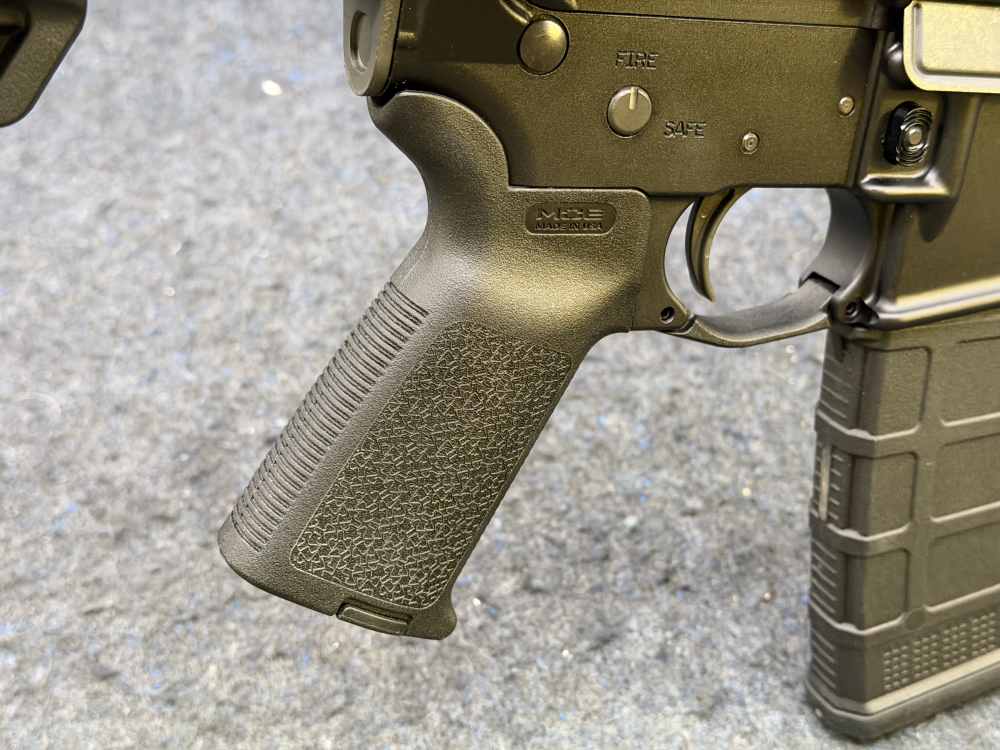 FN MODEL FN-15 TACTICAL SEMI-AUTO RIFLE 5.56 W/2 MAGS & MANUAL-img-9