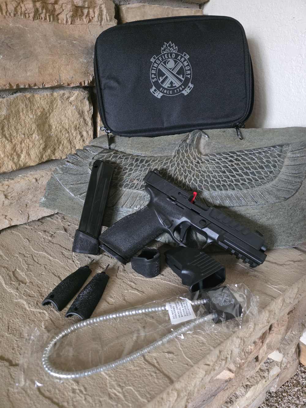 Springfield Echelon 9mm Black 4.5" 3 dot EC94598-3D-img-5