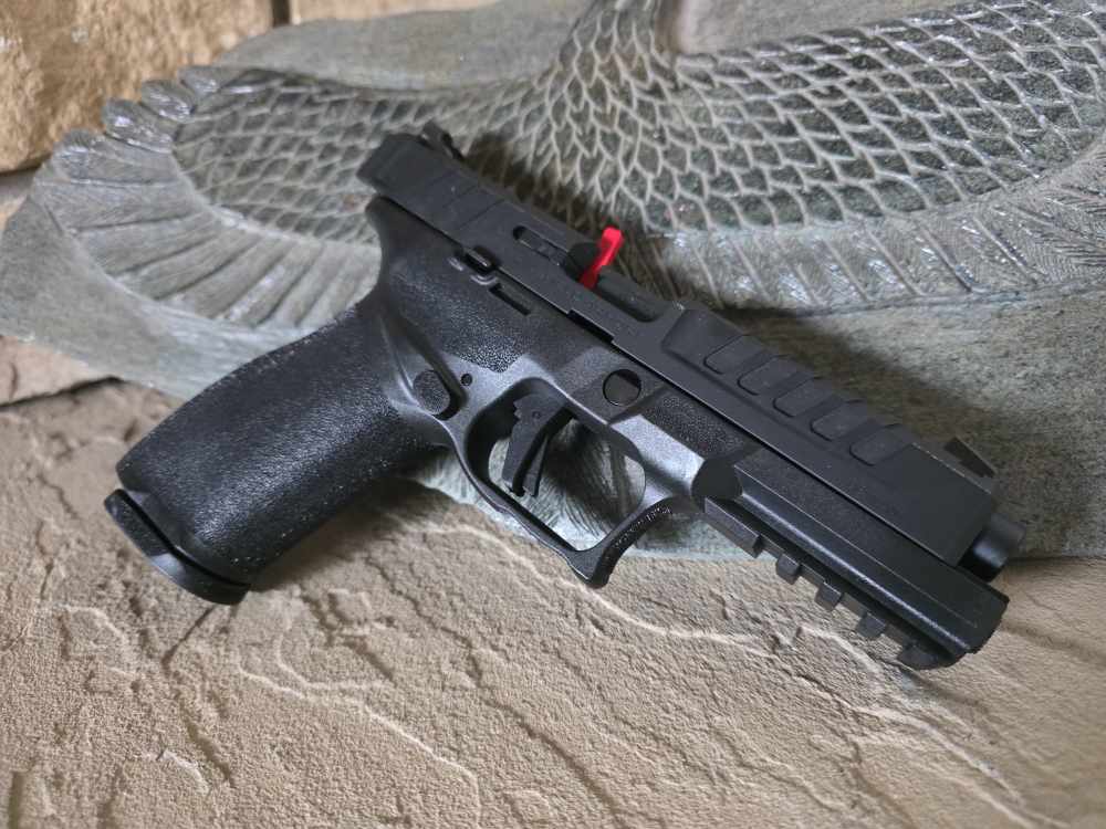 Springfield Echelon 9mm Black 4.5" 3 dot EC94598-3D-img-7