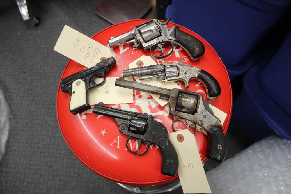 6 OLF VINTAGE PISTOLS NO RESERVE-img-0